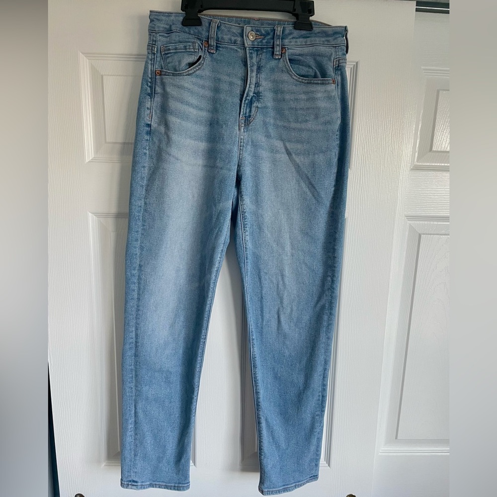 American Eagle High Waisted Mom Jeans